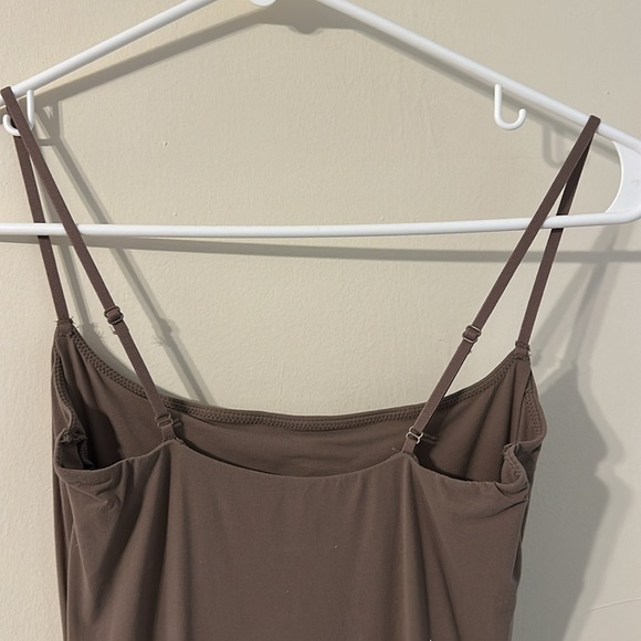SKIMS Fits Everybody Long Slip Dress in umber - XS - Picture 6 of 7